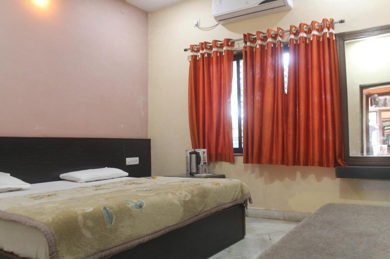 مونت ابو Cozy Room On Neelkanth Road المظهر الخارجي الصورة